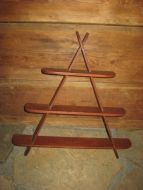 Liten nett trehylle fra eldre dager