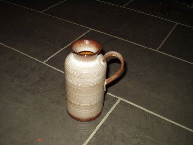 Strøken keramikk vase, merka under 