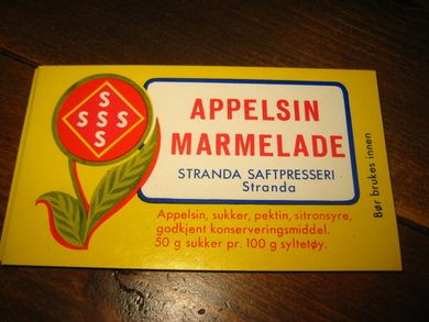 Etikett  APELSIN MARMELADE, fra Stranda Saftpresseri, 60-70 tallet.Lag ditt eget syltetøy, og bruk en dekorati etikett. 