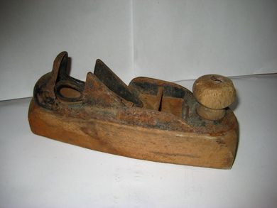 Meget gammel høvel uten stål