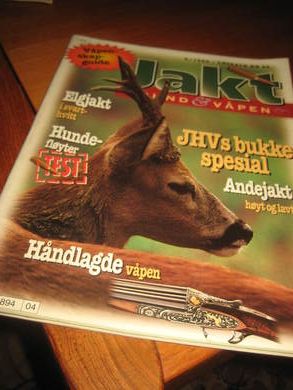 2000 nr 002 JAKT HUND OG VÅPEN