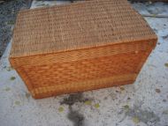 Stor bastkurv med lokk kan denne brukes bak på gamle biler?