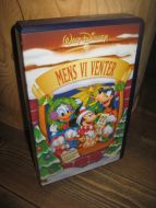 MENS VI VENTER. FOR ALLE, 95 MIN, 2001.