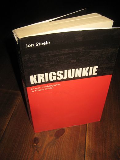 Steele: KRIGSJUNKIE. 2004.