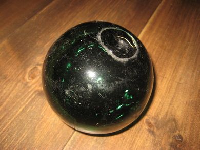 Pen mørk grønn kavlkule fra tidleg 1900 ca 11 cm i diameter