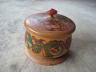 Rosemala skål med lokk ca 13 cm i diameter 12 cm høg 50-60 tallet