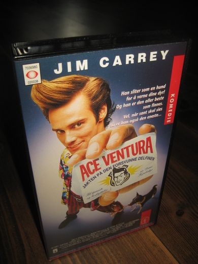 JIM CARREY: ACE VANTURA 1994 10 ÅR 83 MIN