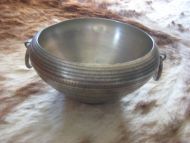 Pen tinnskål med ører, ca 15 cm i diameter. NORGE TINN. 70 tallet.