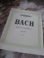 BACH. SOLO SUITEN. 45 sider. 