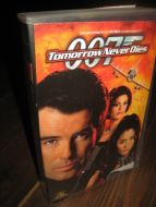 Tomorrow Never Dies 1997 15 år 115 min