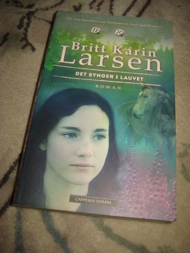 Larsen: DET SYNGER I LAUVET 2014