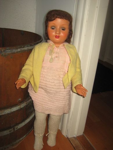 Eldre gådukke ca 85 cm høg 50-60 tallet