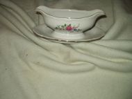 Pen sausnebb med rosedekorasjon