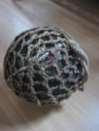 Stor kavlkule med pen innbinding ca 14 cm i diameter Tidleg 1900