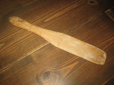 Liten gamel steikespade ca 31 cm lang