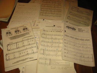 Lott med en masse noteark, er nok rundt 100 forskjellige melodier, noe for deg? Selges samla. 