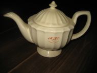 Egersund tekanne, grønt stempel, tekst: ABC TEA. 30-40 tallet?