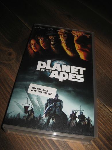 PLANET OF THE APES 2001 120 MIN 11 ÅR