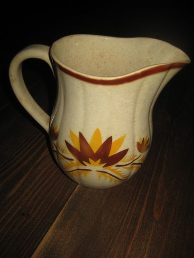 TRIANA melkemugge fra Gustavsberg noe krakelering men hel og pen 60 tallet