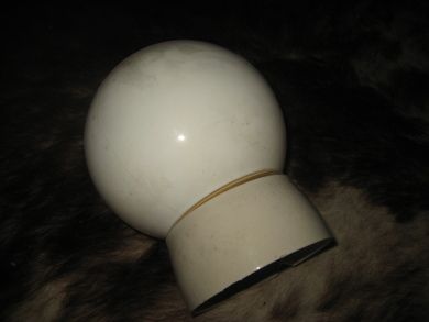 Kuppel med porselensholder 50-60 tallet