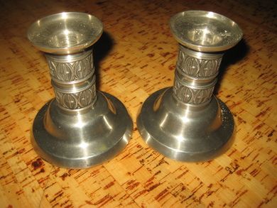 Sett lysestaker i tinn 60 tallet selges samla