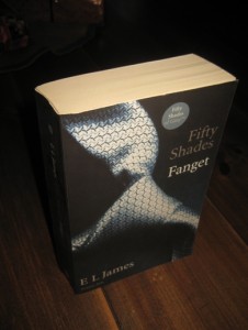 James: Fifty Shades. Fanget. 2013.