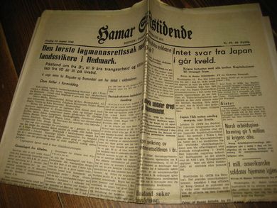 1945 nr 077 Hamar Stiftstidende