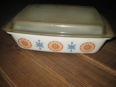Ildfast skål med lokk, 60 tallet.