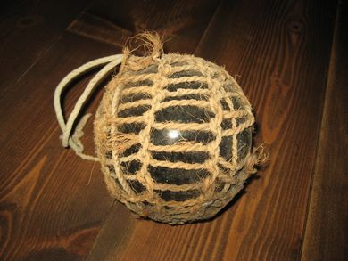 Megastor kavlkule med netting ca 14 cm i diameter mørk grønn fra starten på 1900 tallet vil eg tru