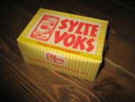 Ubrukt og uåpna eske med innhold, fra ELFAS FABRIKKER, Trondheim, SYLTEVOKS. 50-60 tallet.