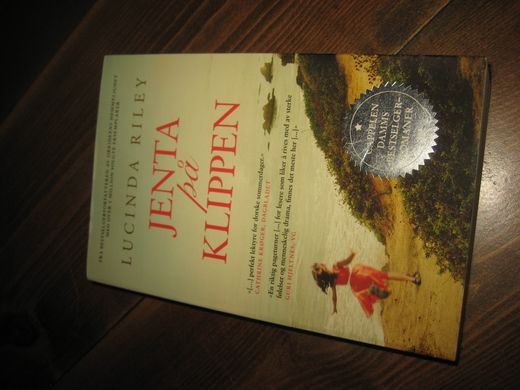 RILEY LUCINDA: Ljenta på klippen 2013