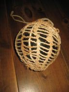 Pen kavlkule med seis fra tidleg 1900 Brukt ved garnfiske på den tid mørk grønn ca 14 cm i diameter