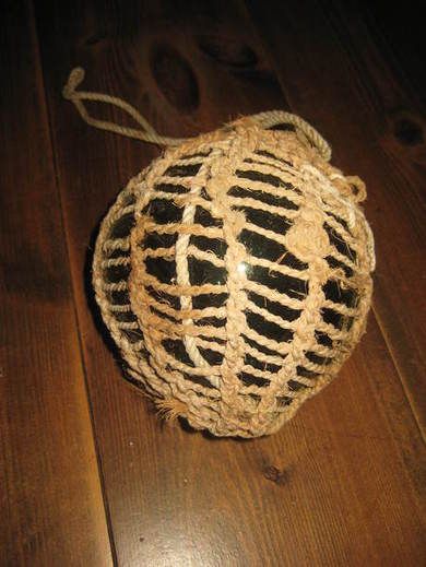 Pen kavlkule med seis fra tidleg 1900 Brukt ved garnfiske på den tid mørk grønn ca 14 cm i diameter