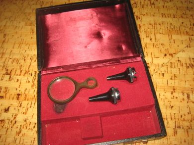 Eske med noe innhold fra Ruuds Eftf Oslo 20 tallet