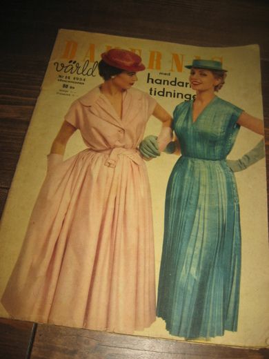 1954 nr 014 DAMERNAS varld