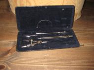 Eldre etui med skrivestell 30-40 tallet