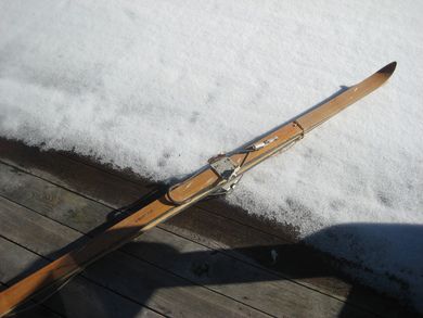 TOR treski med kandaharbindingar ca 210 cm lange 60 tallet