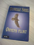 STEEL DANIELLE: ØRNENS FLUKT 2002