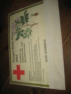 Norges Røde Kors postkort og julemerker, ubrukt pakke fra 1991. 