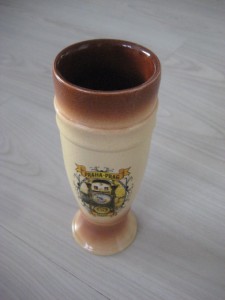 Pen vase, ca 20 cm høg, merka PRAHA PRAG.