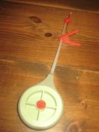 Lita og spesiell pilkestang i plast denne har du nok ikkje i samlinga di vil eg tru Ca 27 cm lang