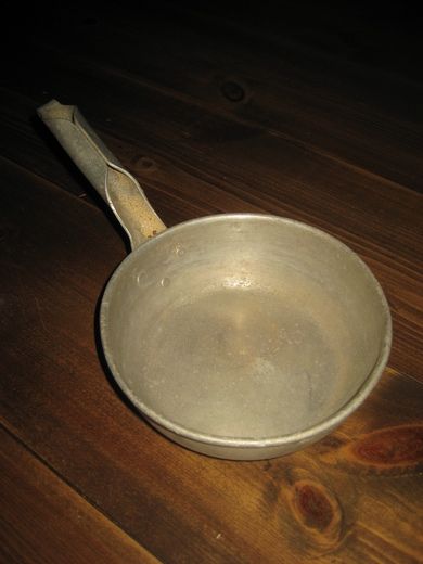 Høyang ause med hank ca 16 cm i diameter 60 tallet