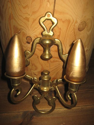 Pen toarma lysestake i messing for vegg 60-70 tallet