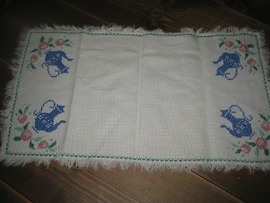 Heimebrodert duk 50-60 tallet