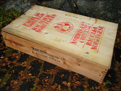 Klippsisk kasse i tre fra SUNCOD TRADING Aalesund NORUEGA