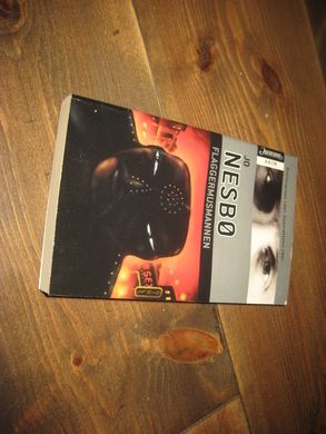 NESBØ JO: FLAGGERMUSMANNEN 2005