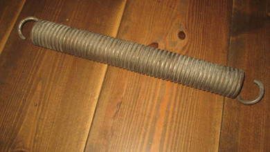 Fjører til bil noe for deg? Ca 32 cm lange + kroker