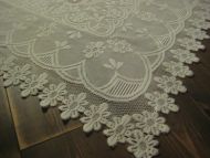 Pen duk fra noen år tilbake i tid ca 95*95 cm stor