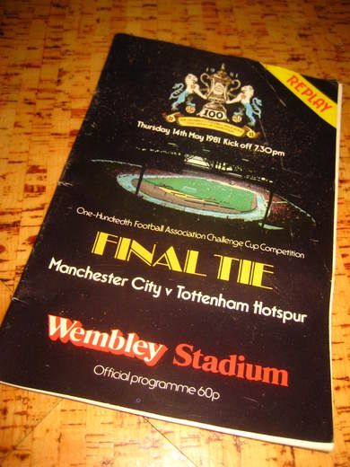 Fotballprogram fra 1981 Manchester City - Totenham----Vembly Stadium 32 sider