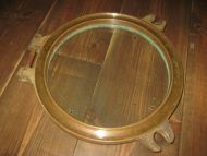 Halvdel av koøye i messing helt og pent glass ca 30 cm i diameter